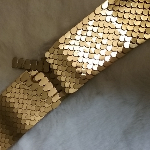 KEEPER-Vintage Gold Scalloped Belt - Picture 5 of 6